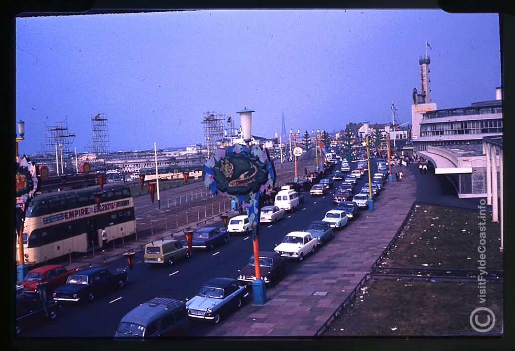 Old photos of Blackpool - promenade and open air baths at South Shore