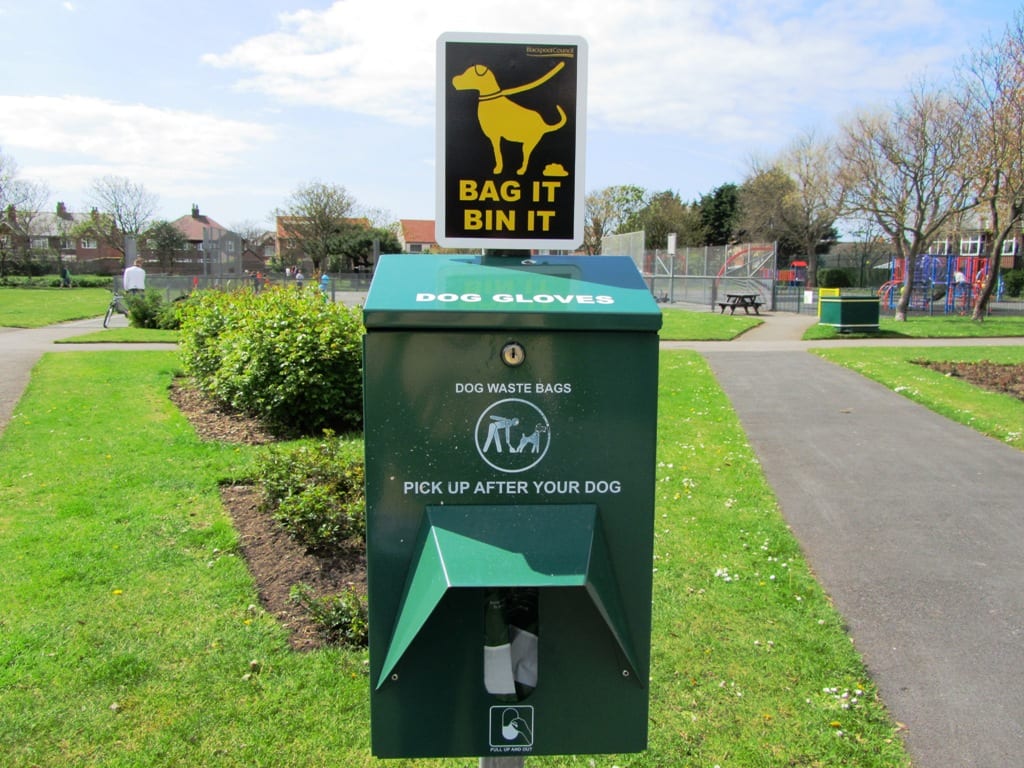 Dog bins: Please bag, pick up and dispose of dog poo properly