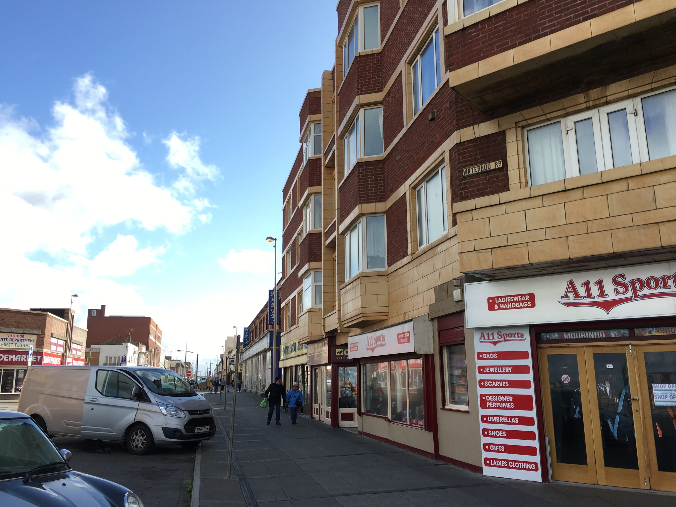 Corner of Waterloo Road with the promenade, location of Notarianni Ice Cream and Brooks Collectables.