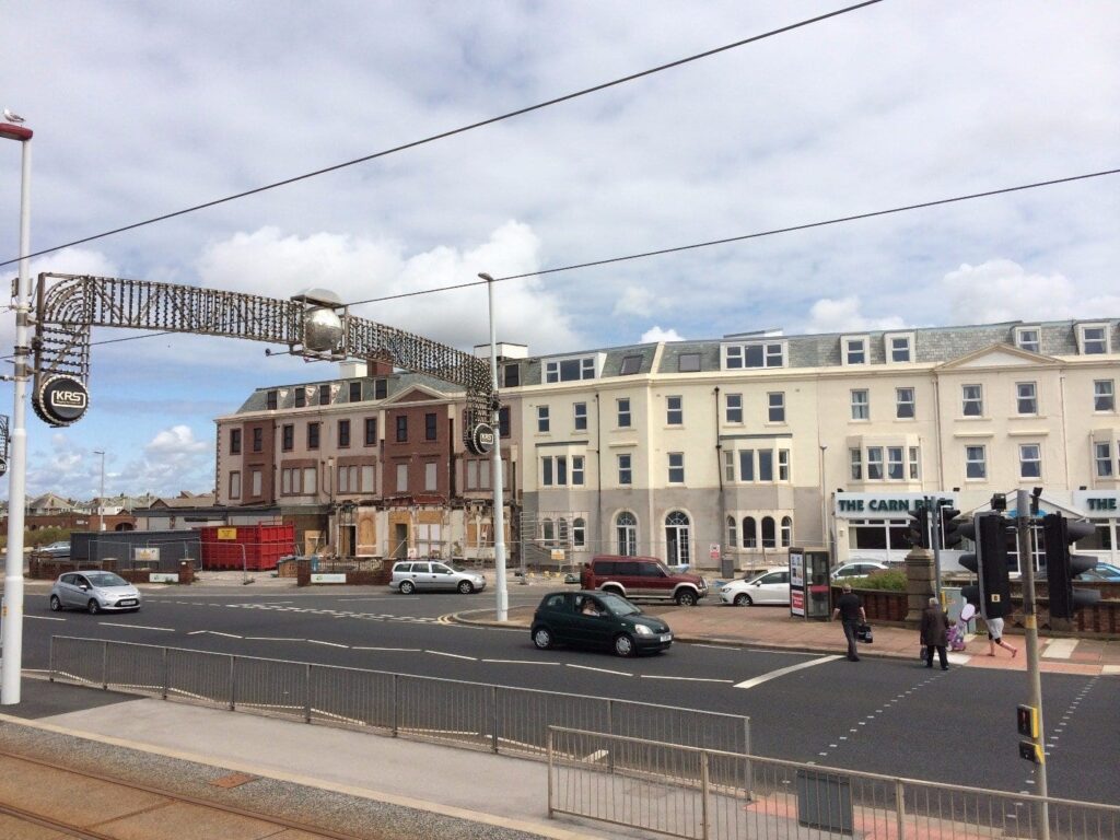 New South Promenade at Harrow Place, summer 2015