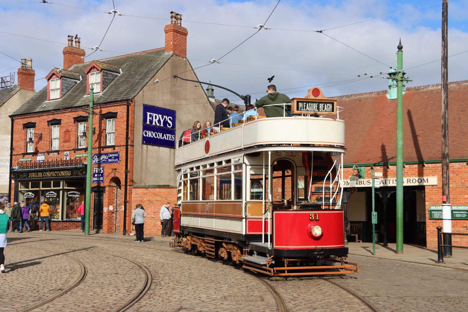 Blackpool Trams - Then and Now • with Live Blackpool